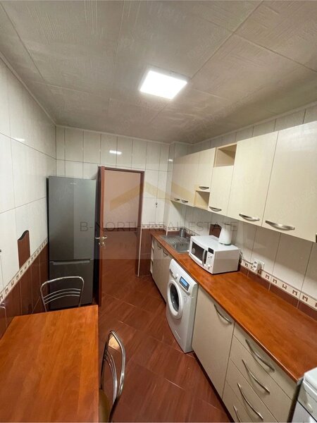 Tineretului, apartament 2 camere de inchiriat, decomandat, centrala proprie.